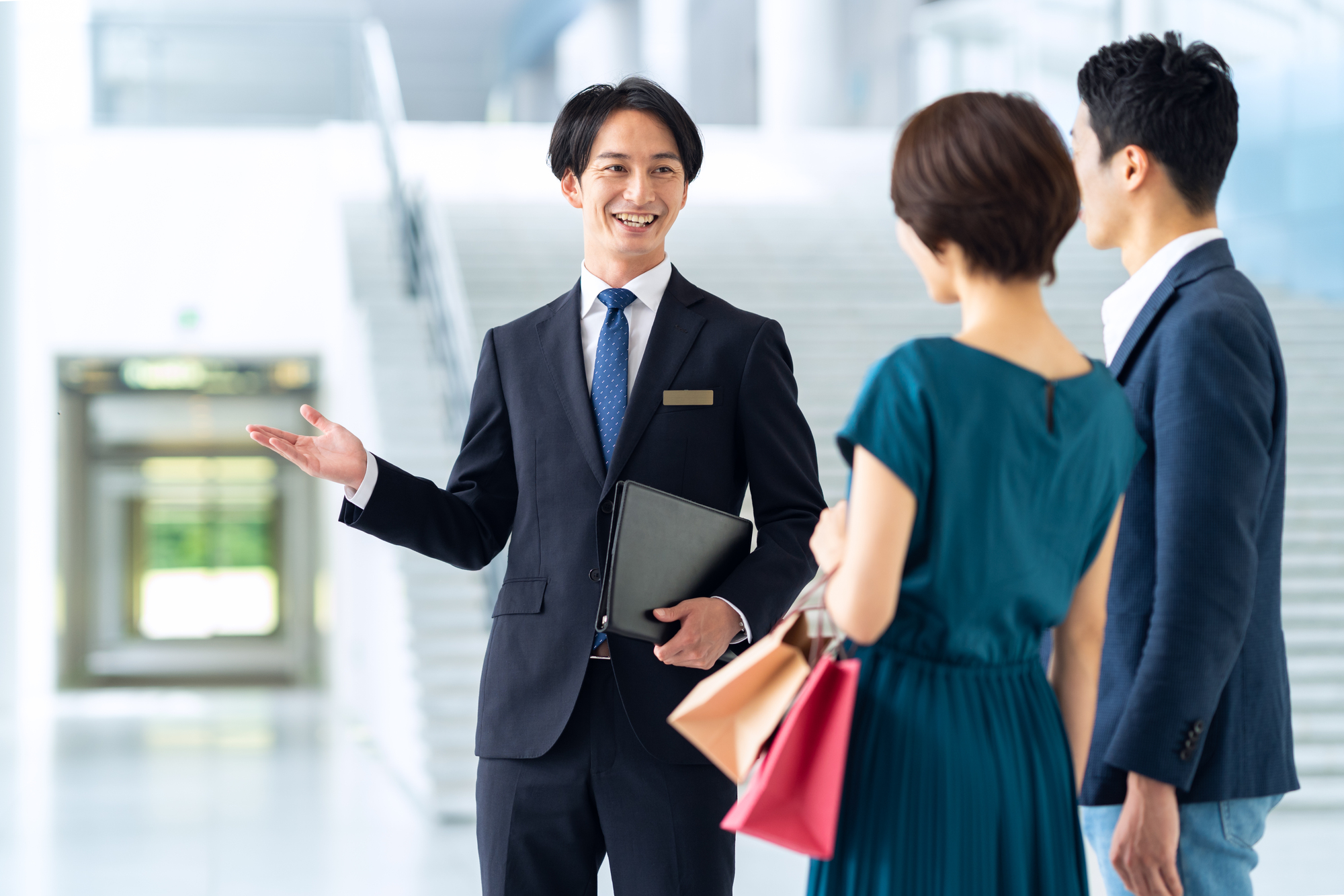 机上査定の差別化は「本の同封」が最強！訪問査定率と長期追客の成果を劇的に上げる戦略