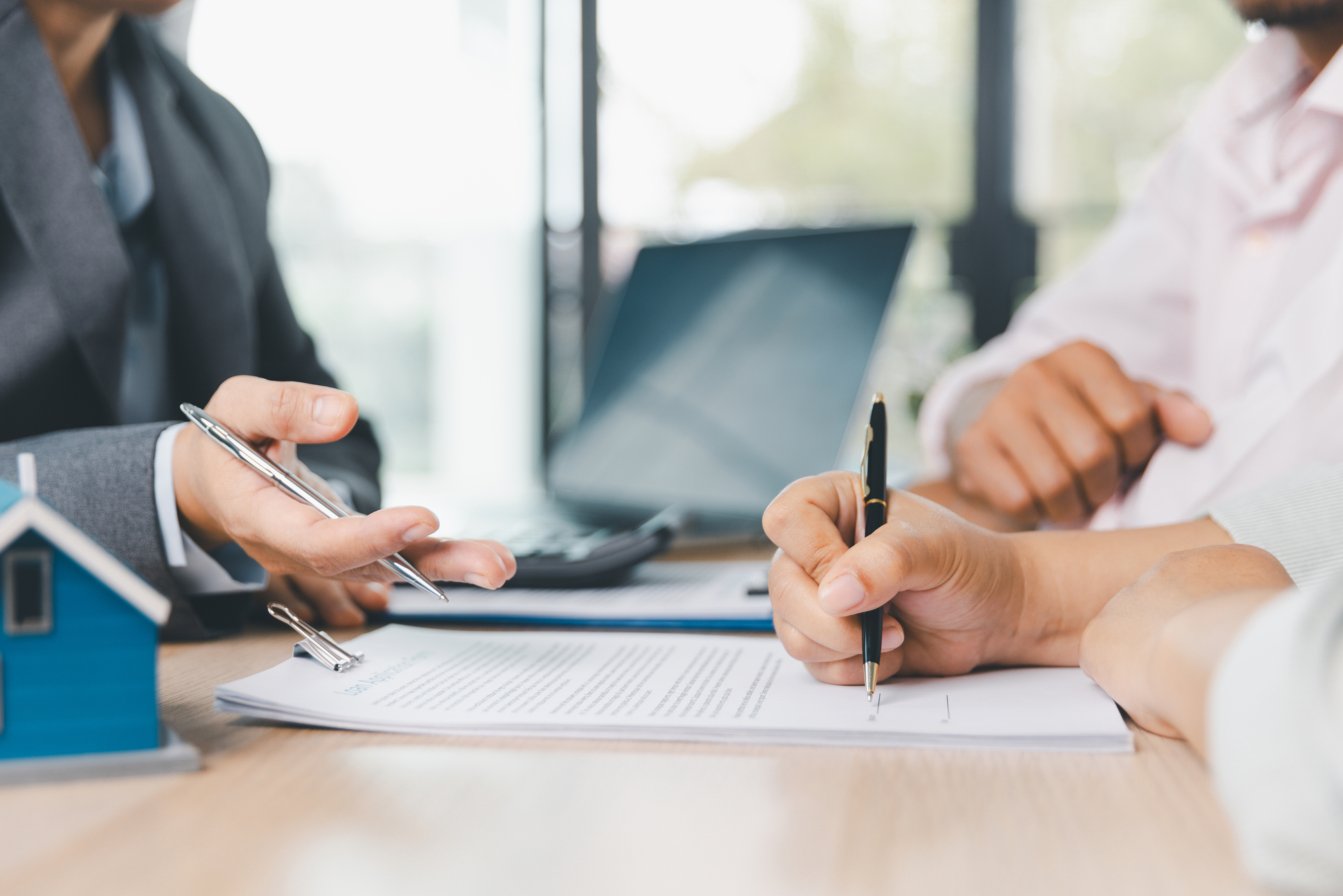 一般媒介を希望する売主の心理とは？「過去の会社への不満」を逆手に取る週1回のレインズ報告戦略