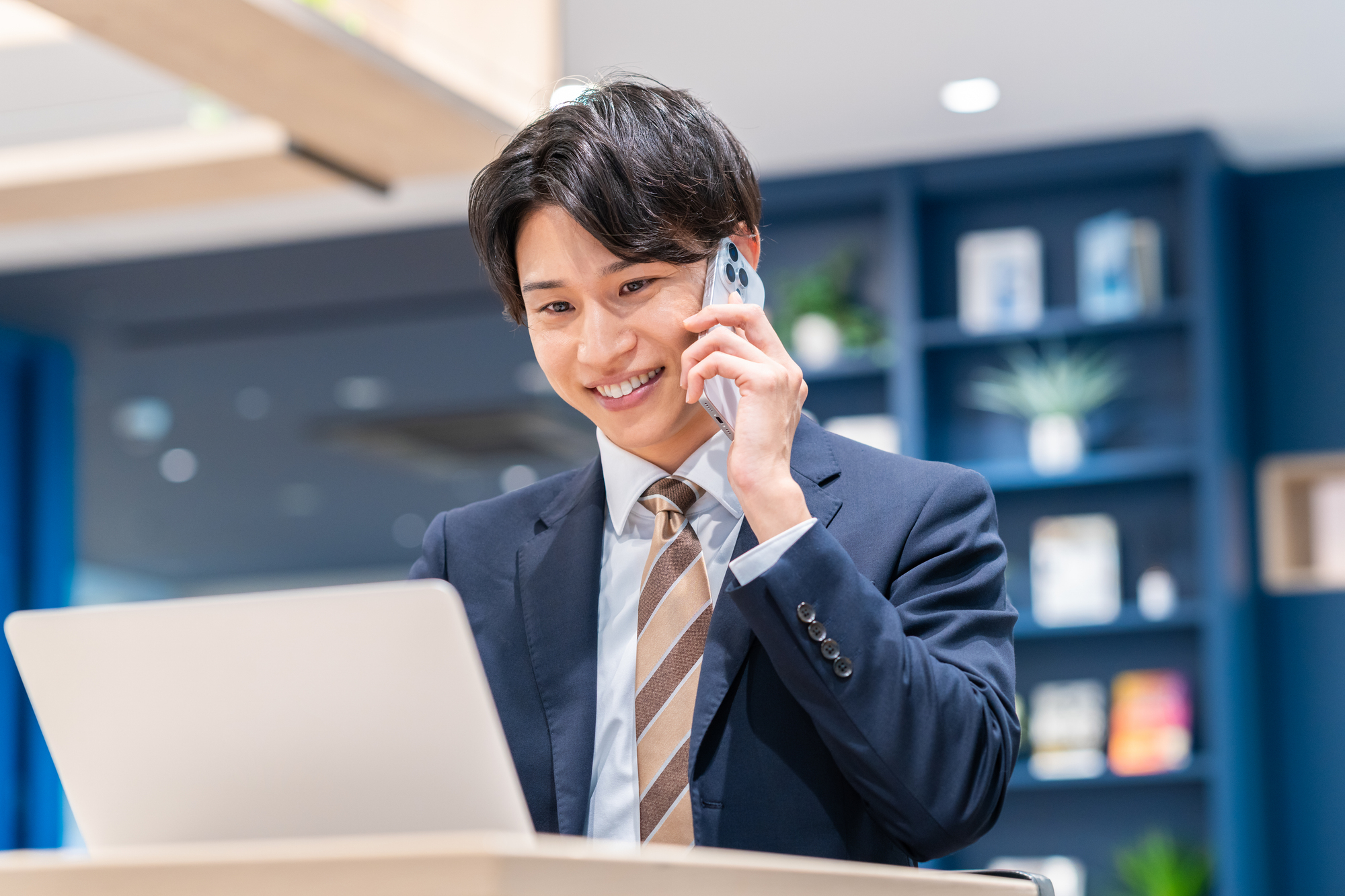 新人と架電代行を競わせる?不動産の過去客掘り起こしと新人育成術